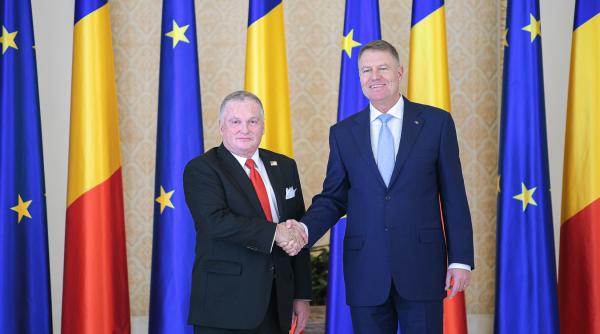 zuckerman adrian ambasadorul sua in romania decorat de klaus iohannis