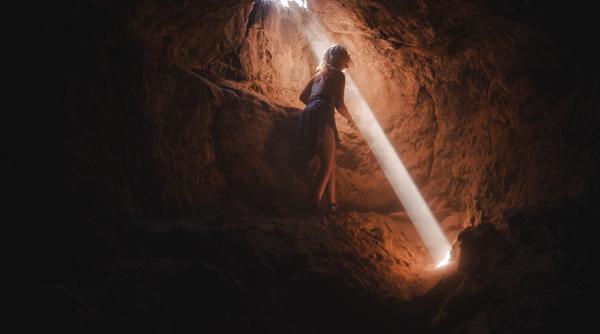 cea mai veche pictura rupestra din lume gasita in indonezia are cel putin 45 500 de ani foto