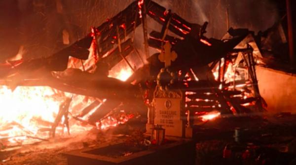incendiul de la biserica din suceava doua icoane au ramas intacte