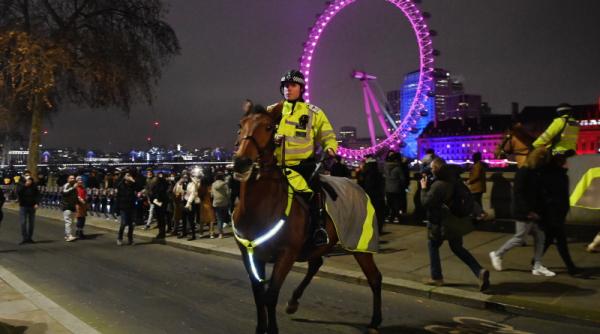 150 000 de caziere sterse accidental din sistemul politiei britanice implicatii uriase pentru siguranta publica