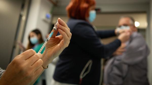 cozi la vaccinare in sua  au fost vaccinate peste 10 6 milioane de persoane