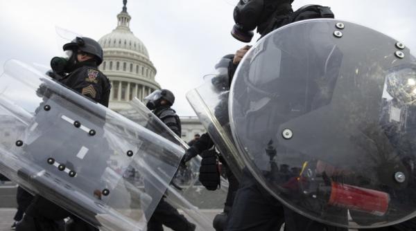 sua barbat inarmat arestat in apropierea capitoliului