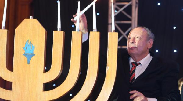 medicul herman berkovits amuzat de vaccinarea din anglia si franta cum explica situatia din israel