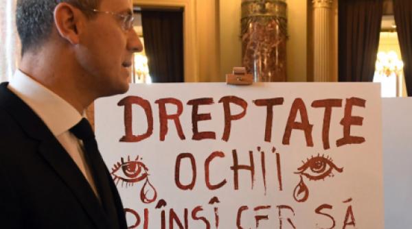 dan barna huiduit de protestatari la sediul partidului