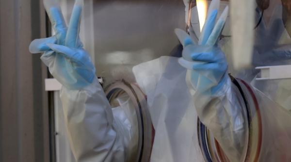 specialistii spun ca anumite masti sunt inutile pentru noua tulpina de coronavirus din marea britanie