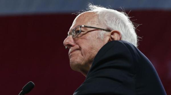 bernie sanders in vizorul internautilor dupa ce a purtat manusi tricotate la ceremonia de investitura a lui biden foto in articol