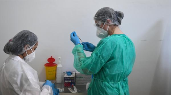 cozi la centrele de vaccinare din bucuresti