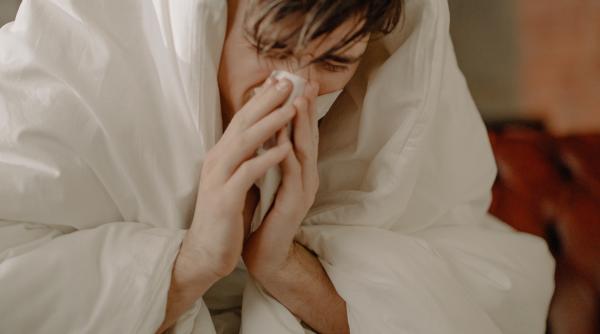 cum se trateaza corect simptomele de raceala si gripa dr marinescu in primul rand nu cu antibiotic este complet gresit