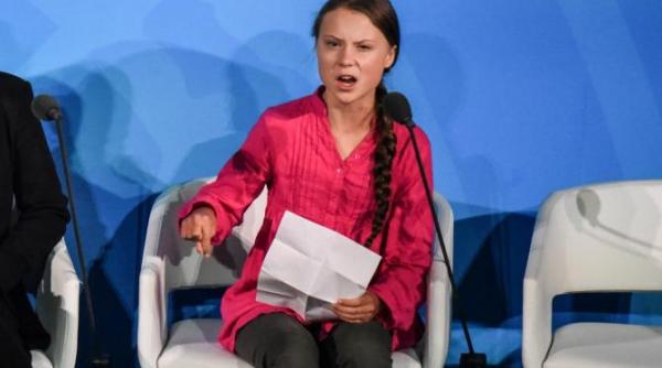 investire biden greta thunberg ironie anemica pe seama plecarii lui trump de la casa alba pare un batran foarte fericit