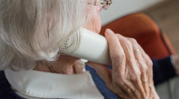 un gorjean si a ucis sotia dupa ce a prins o vorbind la telefon cu alt barbat