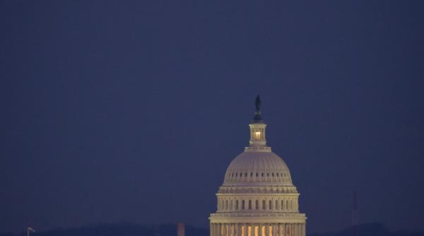 de ce in sua trec 11 saptamani de la alegerea pana la investirea unui nou presedinte