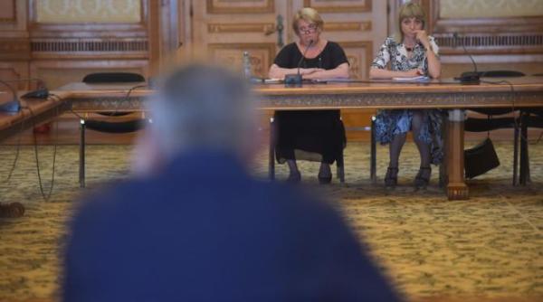 doina gradea tvr atentionare catre iulian bulai dupa gestul din parlament uimire si semne de intrebare