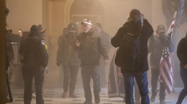 noi tensiuni in statele unite birourile partidului democrat au fost atacate de antifa