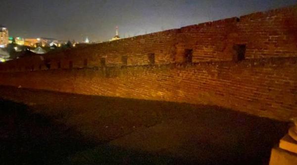 partea intunecata a cetatii alba carolina foto