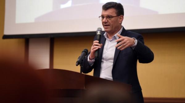 coarna vrea sa declanseze cutremurul dupa petrecerea ilegala a politistilor cu gavris