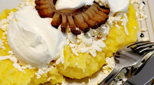 cea mai buna mamaliguta cu branza si smantana cum o prepari