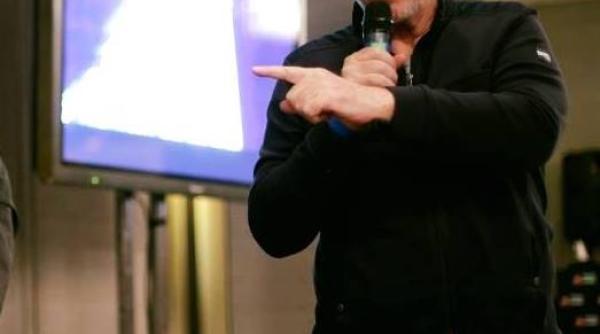 dan chisu dupa ce s a vaccinat altfel nu mi explic erectia de azi dimineata