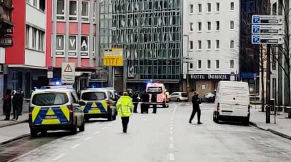 atac cu cutitul langa gara din frankfurt mai multe persoane ranite