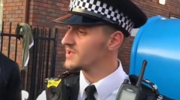 politist roman din anglia viral pe retelele de socializare dupa modul in care a calmat niste compatrioti scandalagii video
