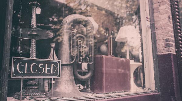 the lamb and flag local deschis in 1566 inchis din cauza covid 19