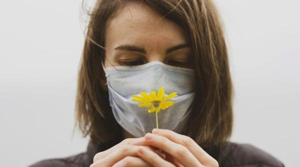 noua tulpina britanica de coronavirus nu mai provoaca pierderea gustului si mirosului atat de des