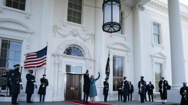 situatie bizara daca accesezi antifa com esti redirectionat pe site ul casei albe nu e prima data cand se intampla