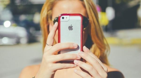 apple a avut venituri de 111 4 miliarde dolari in trimestrul trecut facand istorie in cadrul companiei