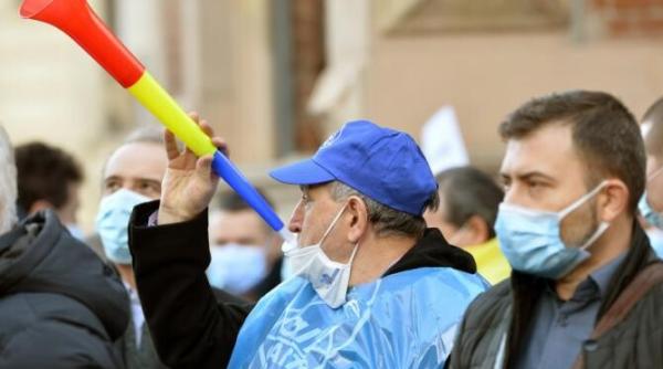 federatia solidaritatea sanitara organizeaza joi proteste in fata ministerelor sanatatii muncii si la sediile pnl si usr