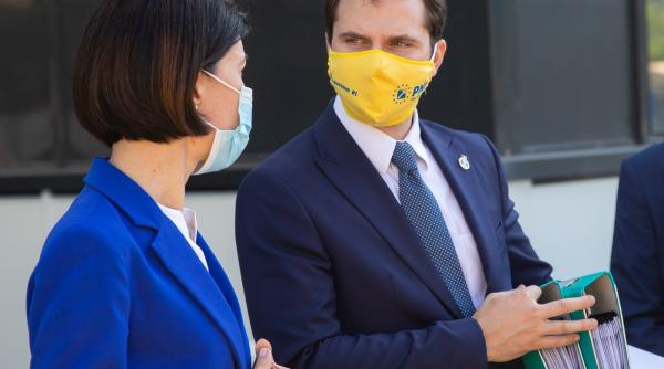 sebastian burduja lui clotilde armand e de bun simt sa ne respectam reciproc sectorul 1 are nevoie de lideri nu de sefi