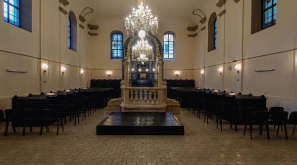 sinagoga din alba iulia cum a rezistat unui atentat cu bomba si comunismului