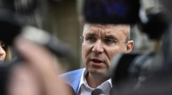 gusa enervat de vlad voiculescu ce sa vorbesc eu despre el vorbesc mai bine despre neamurile lui