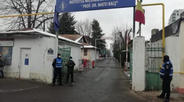 pacient carat in cearsaf dupa incendiul de la matei bals   foto