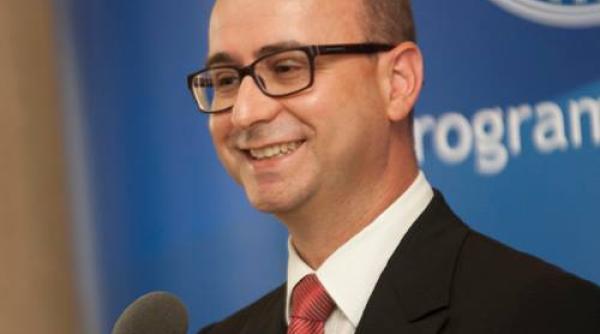 radu puchiu ironie dupa incendiul de la bals se poate trece prin piata victoriei sau e plin de oameni