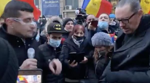 naistul nicolae voiculet aparitie neasteptata la proteste cadou pentru vlad voiculescu foto