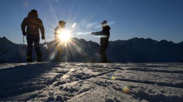 turisti romani care au incalcat masurile de lockdown la schi in austria amendati