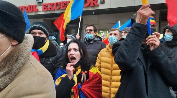 vlad voiculescu protest pur politic discut dar fara megafon