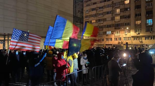 live proteste la ministerul sanatatii oamenii cer demisia sosoaca vrea sa intre in minister