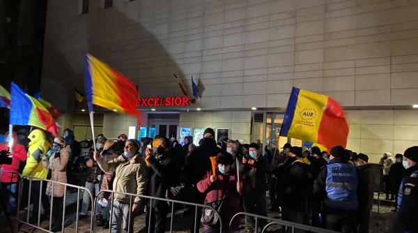 o noua zi de proteste in capitala participa si presedintele asociatiei colectiv oamenii cer demisii in fata ministerului sanatatii si ministerului de interne