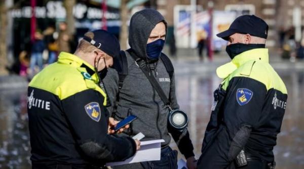 protest impotriva masurilor anti coronavirus la amsterdam 30 de persoane arestate