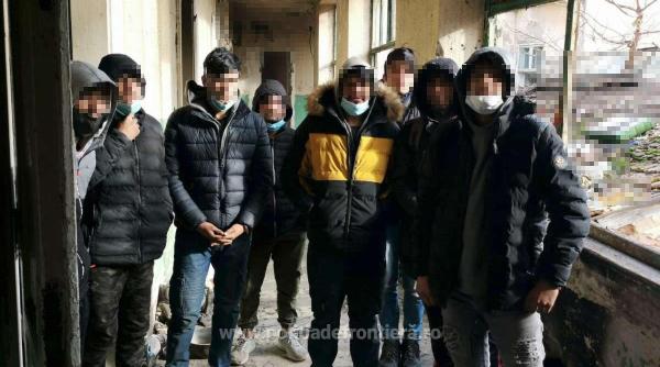 50 de persoane din afganistan si pakistan descoperite intr o cladire din timisoara