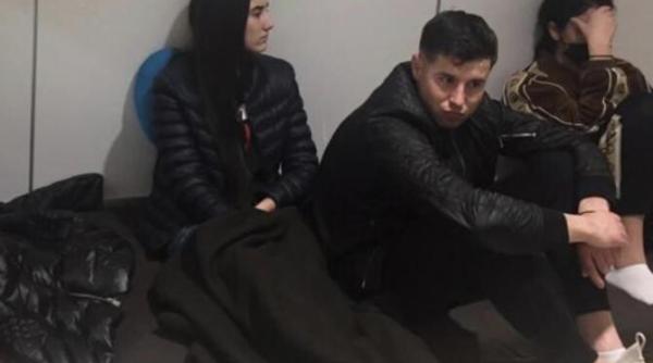 80 de romani in mexic blocati pe aeroportul din cancun nu ne lasa sa intram vom fi trimisi acasa