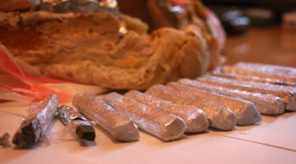 hasis in valoare de 1 3 milioane de euro gasit intr o masina la un control de rutina