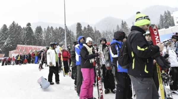 record de turisti la coada la telegondola din poiana brasov