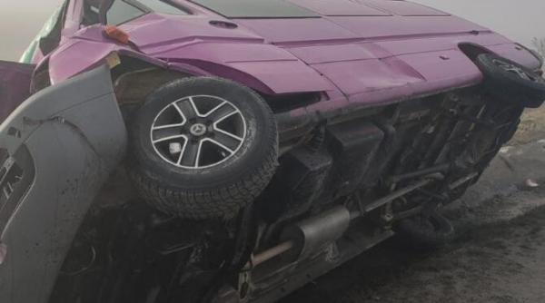 trafic blocat pe dn1 accident intre un microbuz o autoutilitara si un autoturism