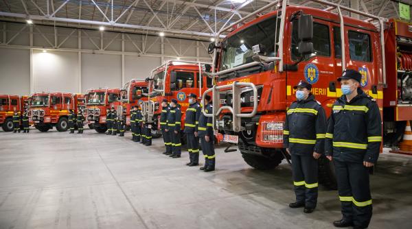 autospeciale noi de stingere a incendiilor de padure unde au fost distribuite