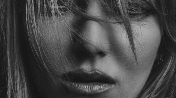 influenceritele somate de autoritati sa nu mai foloseasca filtre in reclamele la produse cosmetice