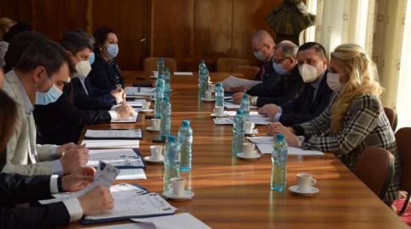 parlamentarii pnl de dambovita au refuzat invitatia consiliului judetean de a discuta despre proiectele institutiei