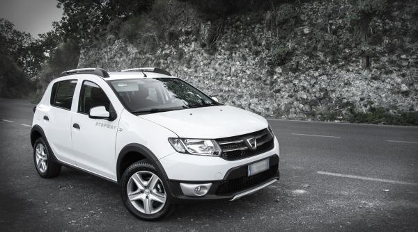 sandero a depasit seat leon la vanzari chiar in spania