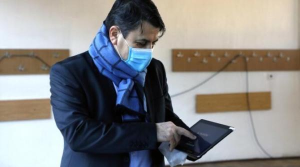 primarul pnl de la targu jiu marcel romanescu critica felul in care se redeschid scolile nu reflecta situatia din tara