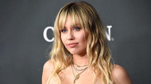 miley cyrus in lacrimi la super bowl 2021 video